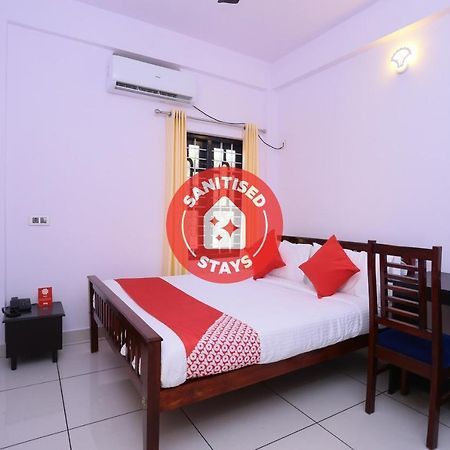 Oyo 26697 United Residency Hotel Kazhakuttam Zewnętrze zdjęcie