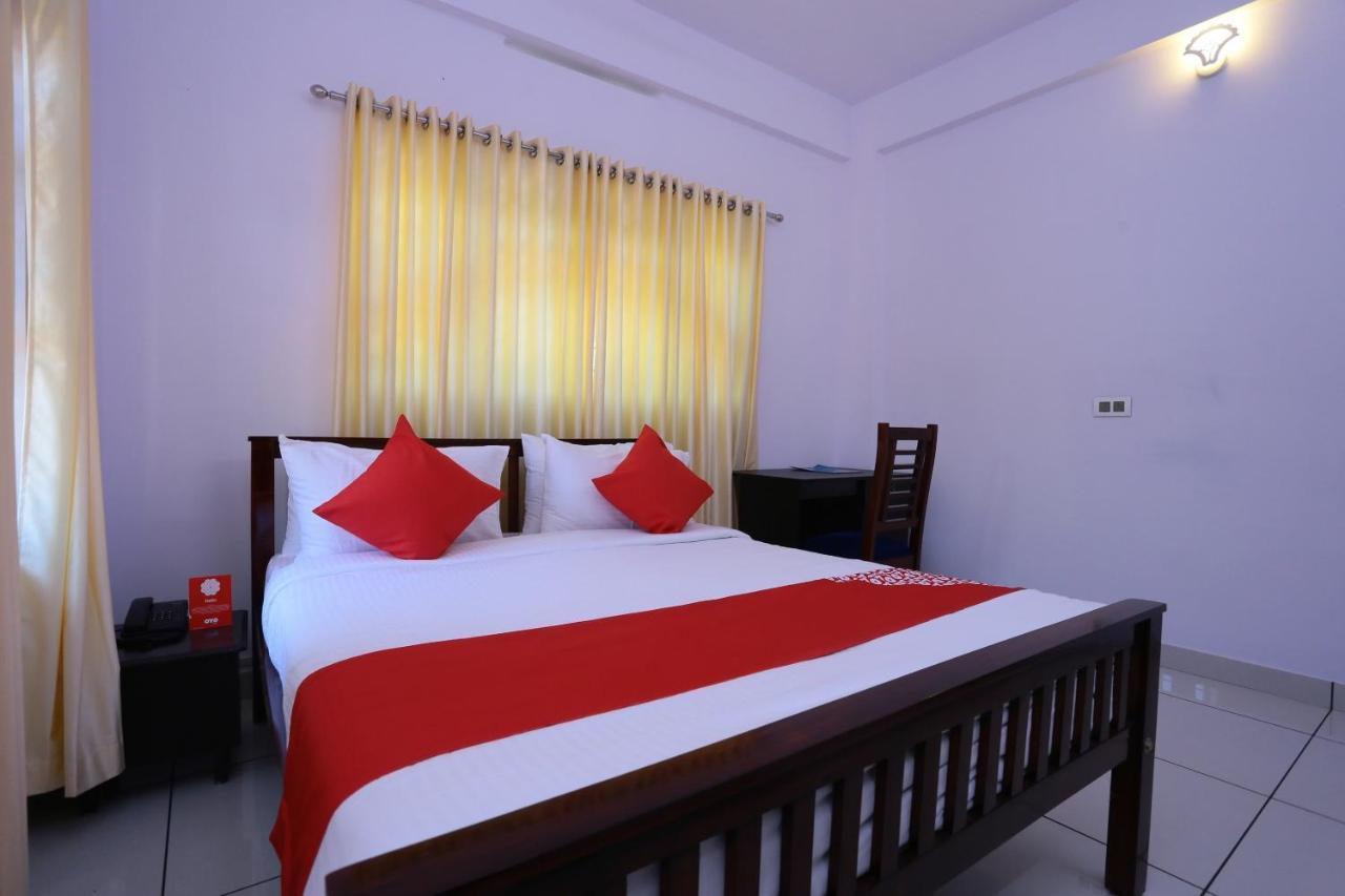 Oyo 26697 United Residency Hotel Kazhakuttam Zewnętrze zdjęcie