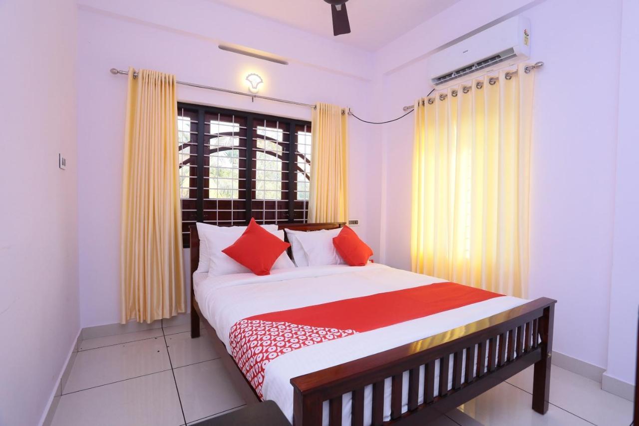 Oyo 26697 United Residency Hotel Kazhakuttam Zewnętrze zdjęcie